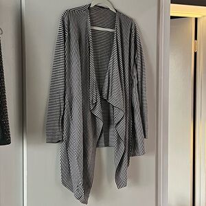 ANN TAYLOR Navy and White Striped Draped front knit Cardigan. Women’s medium.